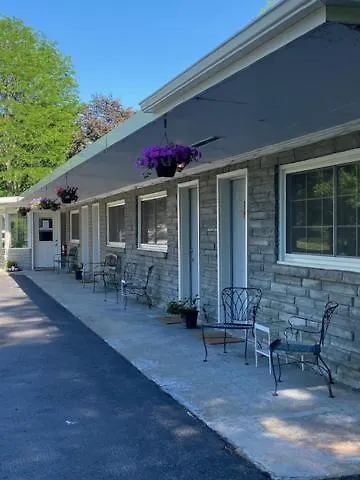 Nightshade Inn&Gardens